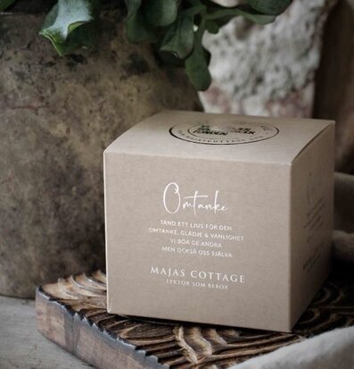 Ljuslykta Omtanke Smoke från Majas Cottage på träyta