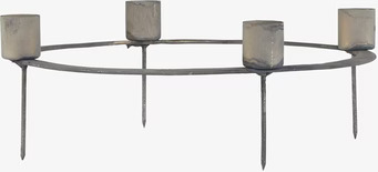 Bild av adventsljusstake i metall med enkel design