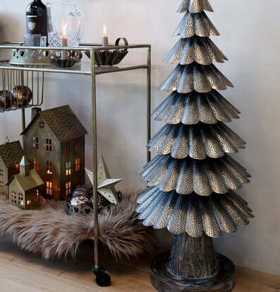 Ljuslykta Hus #5 Antik Mässing från Chic Antique i ett hem