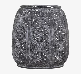 Bild av en detaljerad ljuslykta med antik zinkfinish