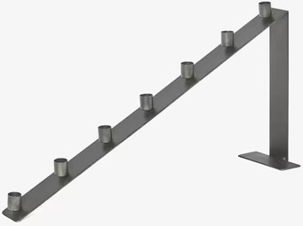 Bild av modern ljusstake med sju ljushållare