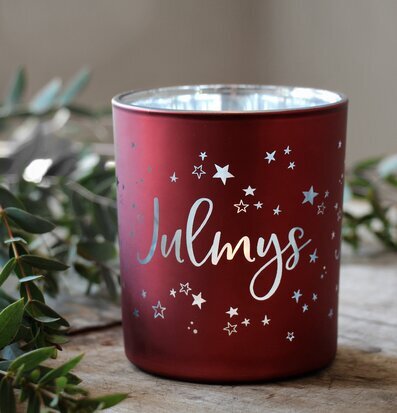 Julmys Röd/silver från Majas Cottage på rustikt träbord