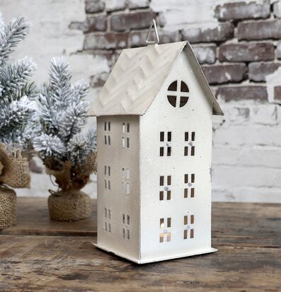 Ljuslykta Hus #5 Antique Creme från Chic Antique på träbord