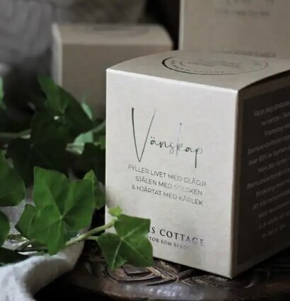 Ljuslykta - Vänskap från Majas Cottage i elegant förpackning
