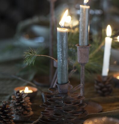 Bild av stämningsfullt ljusarrangemang i nordisk stil