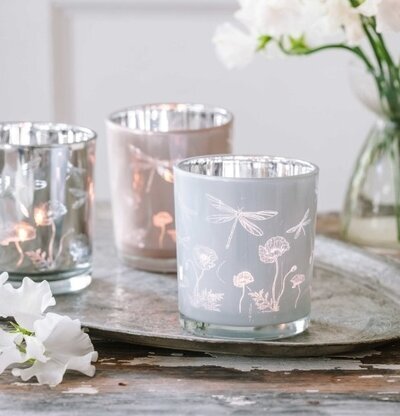 Ljuslykta - Dragonflies & Poppies Vit från Majas Cottage