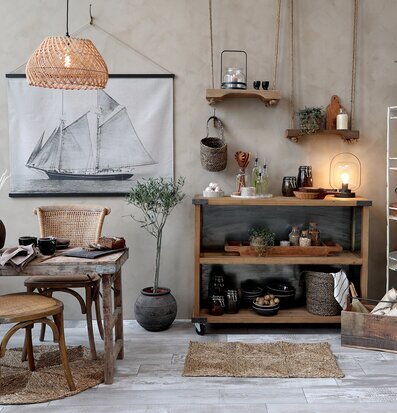 Bild av inbjudande miljö med rustika och moderna element