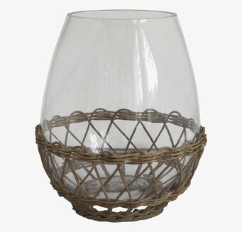 Bild av ljuslykta i glas och rotting för inredning
