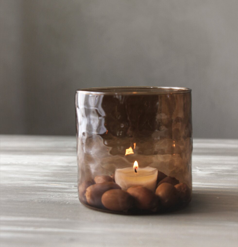 Ljuslykta Hamra Chestnut 8x8 Cm från Majas Cottage i glas