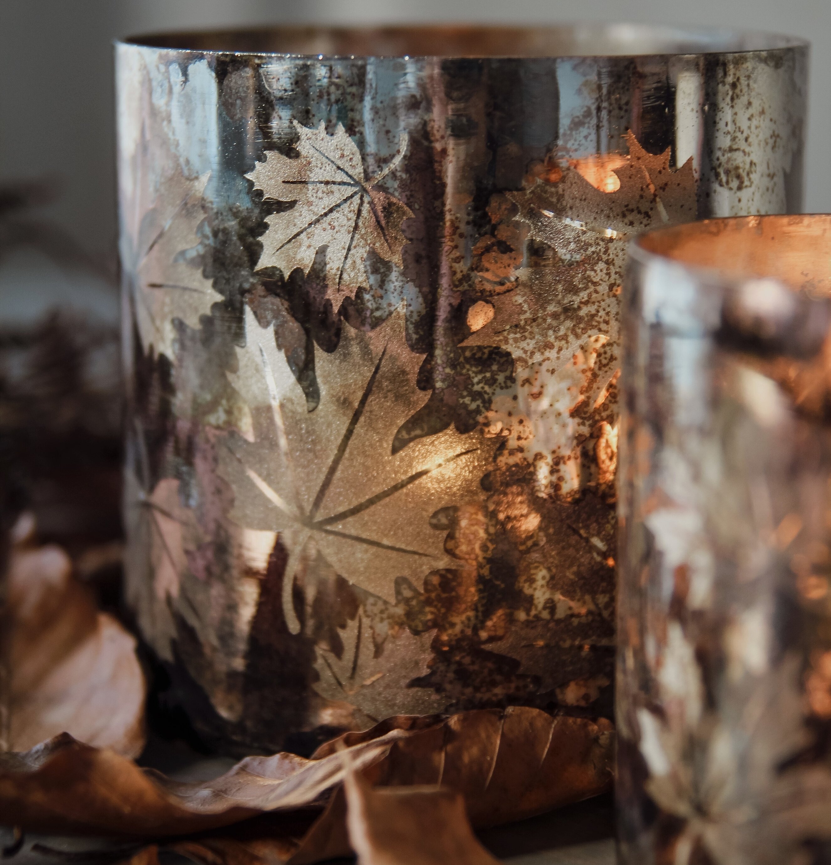 Ljuslykta Autumn Leaves Stor från Majas Cottage med lövmönster