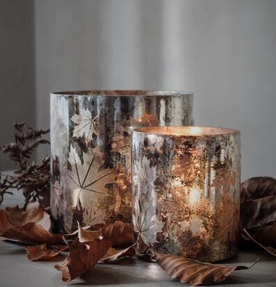 Ljuslykta Autumn Leaves Liten från Majas Cottage på träbord