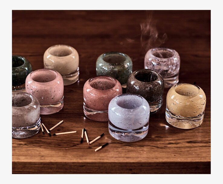 Leah Ljuskopp Vete från Olsson & Jensen på rustik träyta