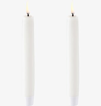 Bild av eleganta LED-kronljus med realistisk låga