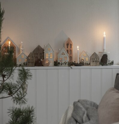 Ljuslykta Kyrka Stor Creme från IB Laursen på vit hylla