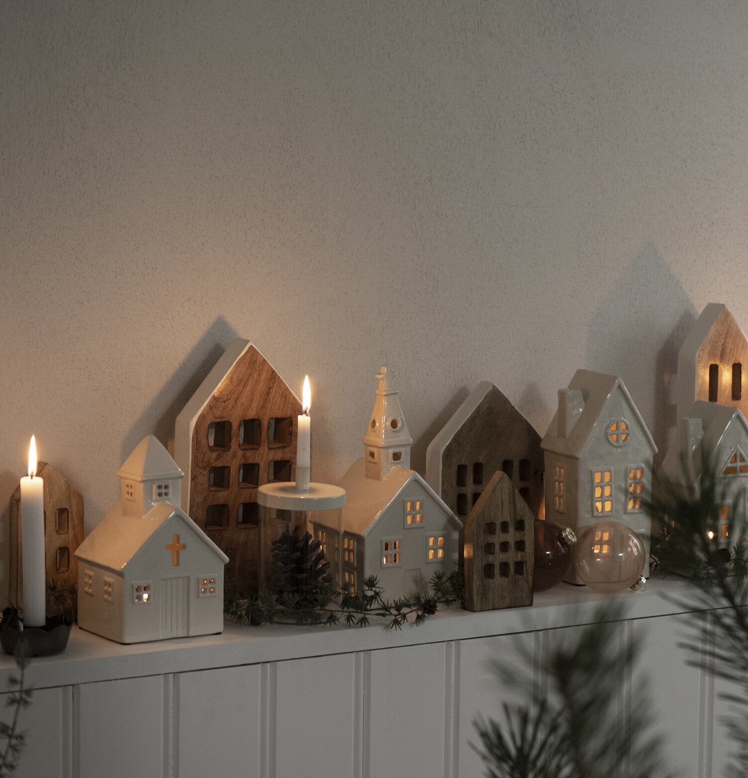 Ljuslykta Hus Välvda Fönster Creme från IB Laursen