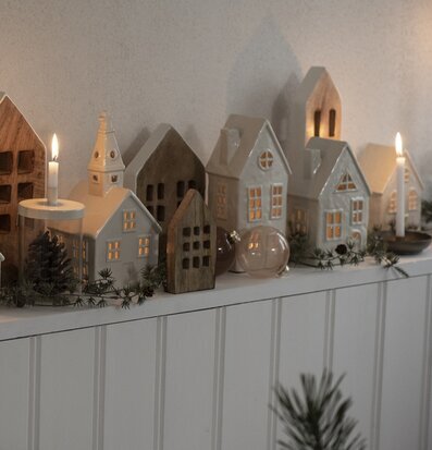 Ljuslykta Hus Runt Fönster Creme från IB Laursen i miljö