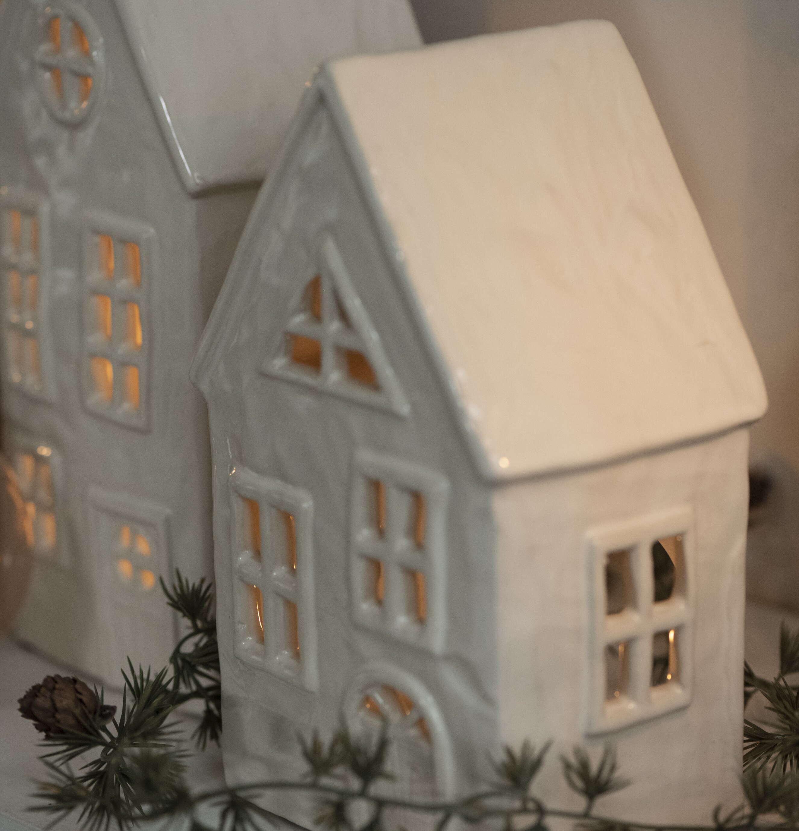 Ljuslykta Hus Välvd Dörr Creme från IB Laursen i miljö