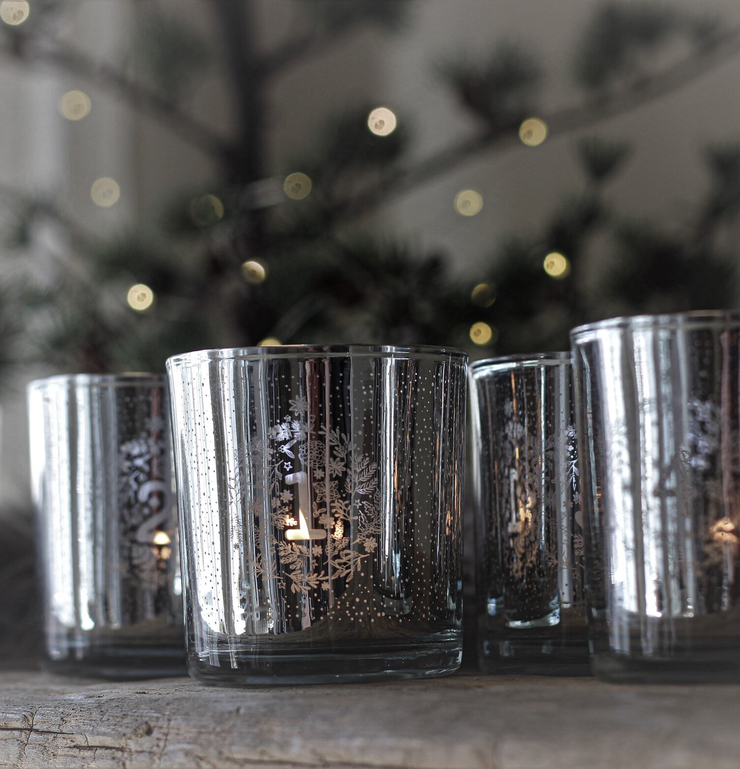 Adventslyktor Set/4 - Majas Cottage på rustikt träbord