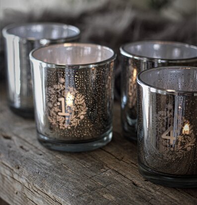 Adventslyktor Set/4 - Majas Cottage på rustikt träbord