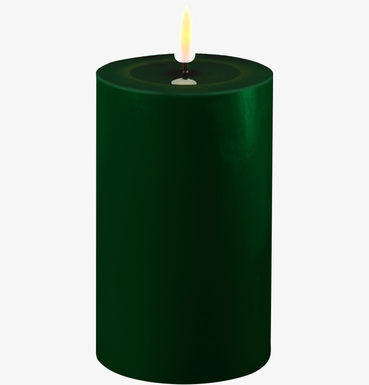 Bild på mörkgrönt LED-blockljus med varm låga