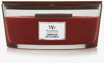 Bild av elegant ljuslykta med kanelchai-doft