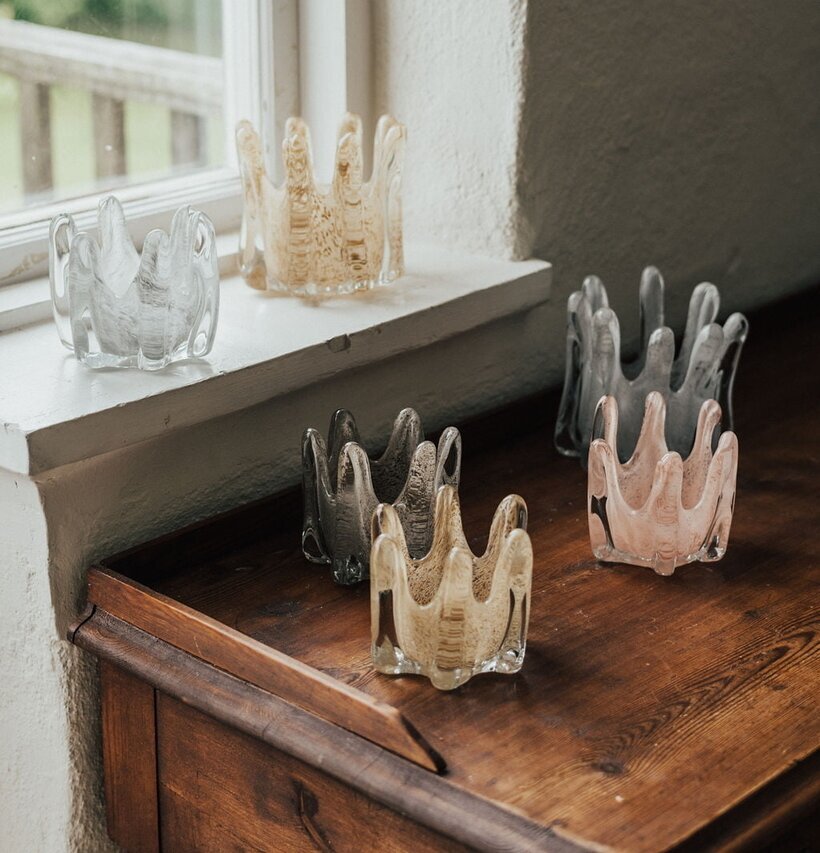 Helix Ljuskopp Sand 10.5cm från Olsson & Jensen på fönsterkarm