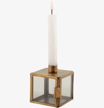 Bild av kvadratisk glasljusstake med mässingsdetaljer