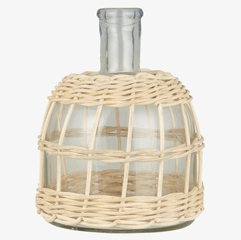 Bild av unik ljuslykta med glas och rottingdesign