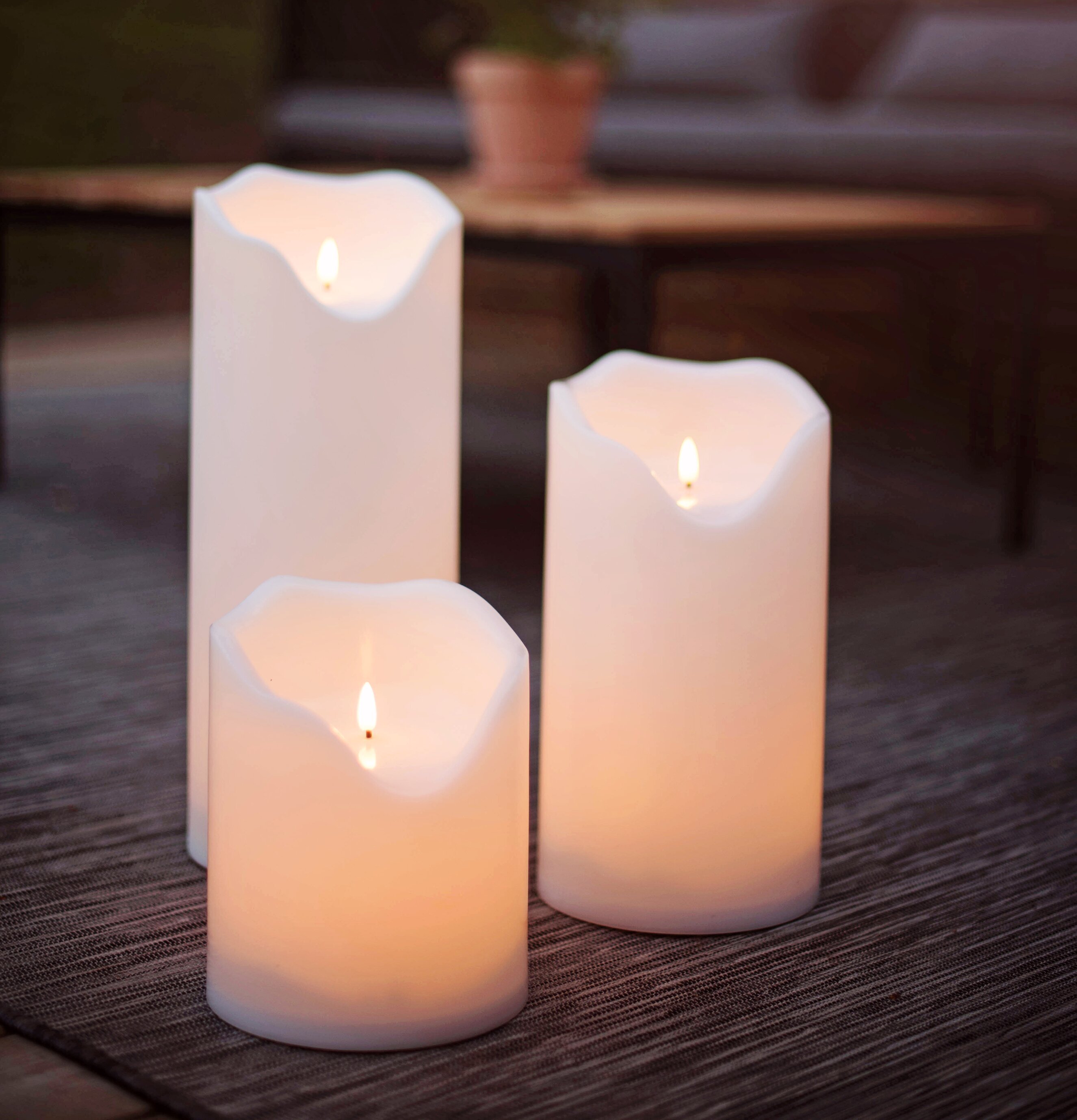 Bild av LED-blockljus i stämningsfull utomhusmiljö