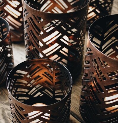 Lykta Herringbone 12x18cm från Majas Cottage på träyta