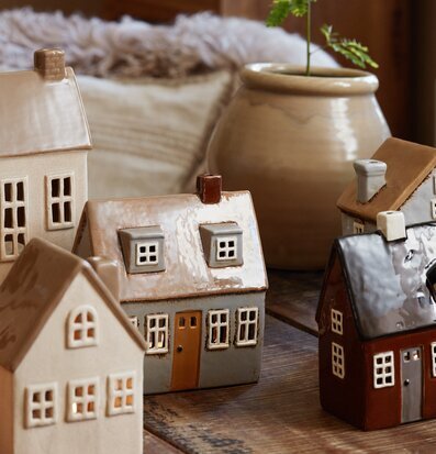 Ljuslykta Nyhavn 2 från IB Laursen, keramikhus med detaljer