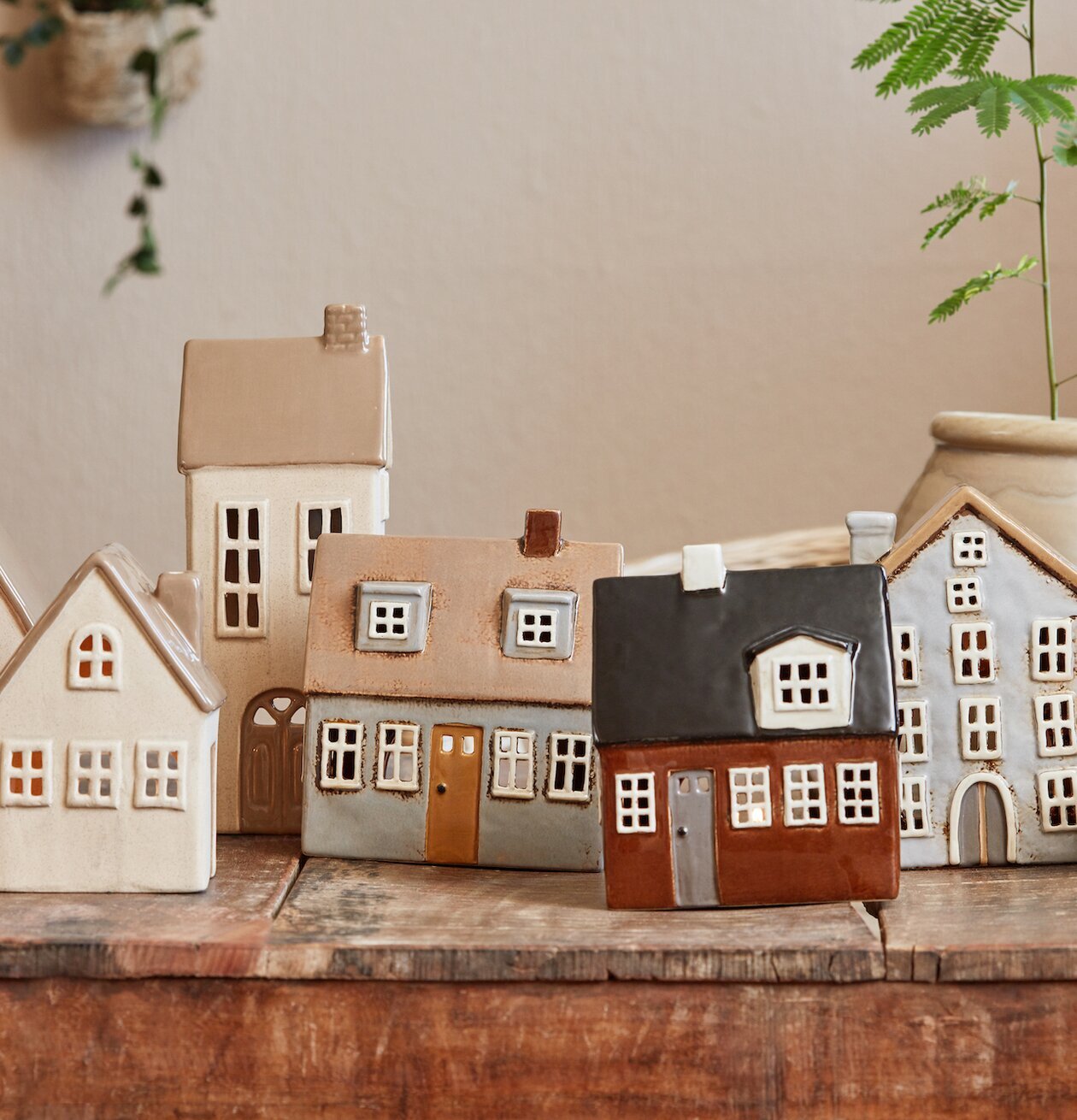 Ljuslykta Nyhavn 2 från IB Laursen på rustikt träbord