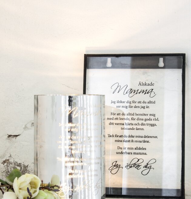 Bild av ljuslykta med kärleksfullt budskap till mamma