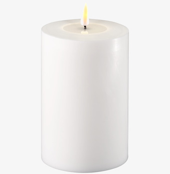 Bild av elegant LED-blockljus med realistisk flamma