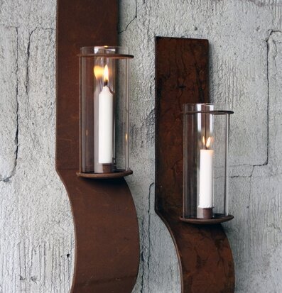 Foto av eleganta ljuslyktor med industriell stil