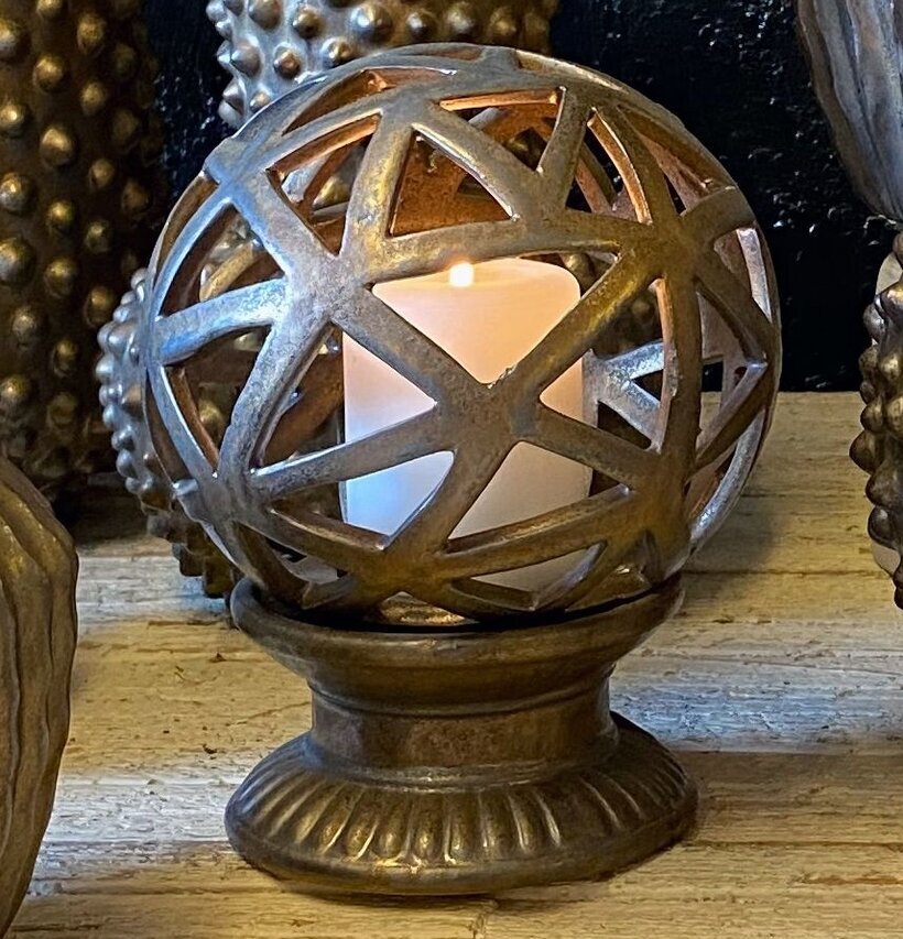 Ljuslykta Keramik Klot Brons från Västanvinden på träyta