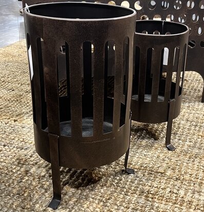 Bild av eleganta marschallhållare i metall för utomhusbruk