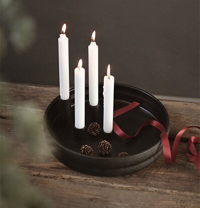 Bild av stämningsfull ljusstake med nordisk design