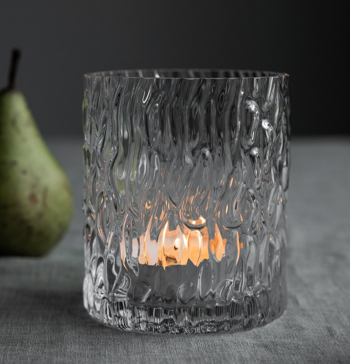 Ljuslykta Bubblig Stor från Storefactory på grå yta