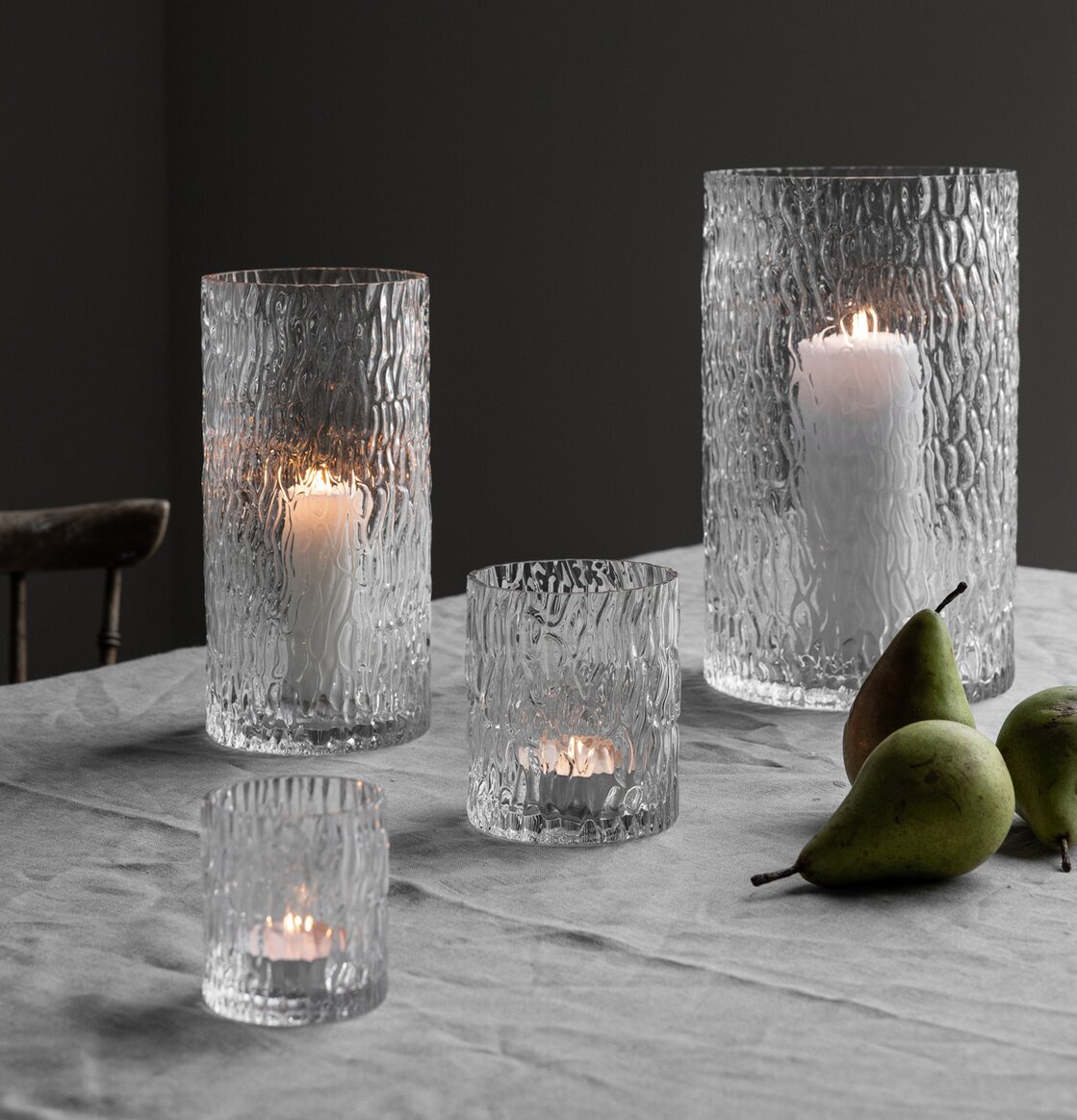 Ljuslykta Bubblig Liten från Storefactory på vitt bord