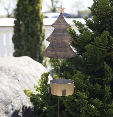 Bild av elegant marschallhållare i trädgårdsmiljö