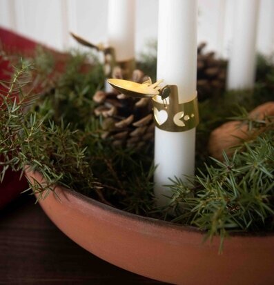 Bild av elegant dekoration med ljussläckare och ljus