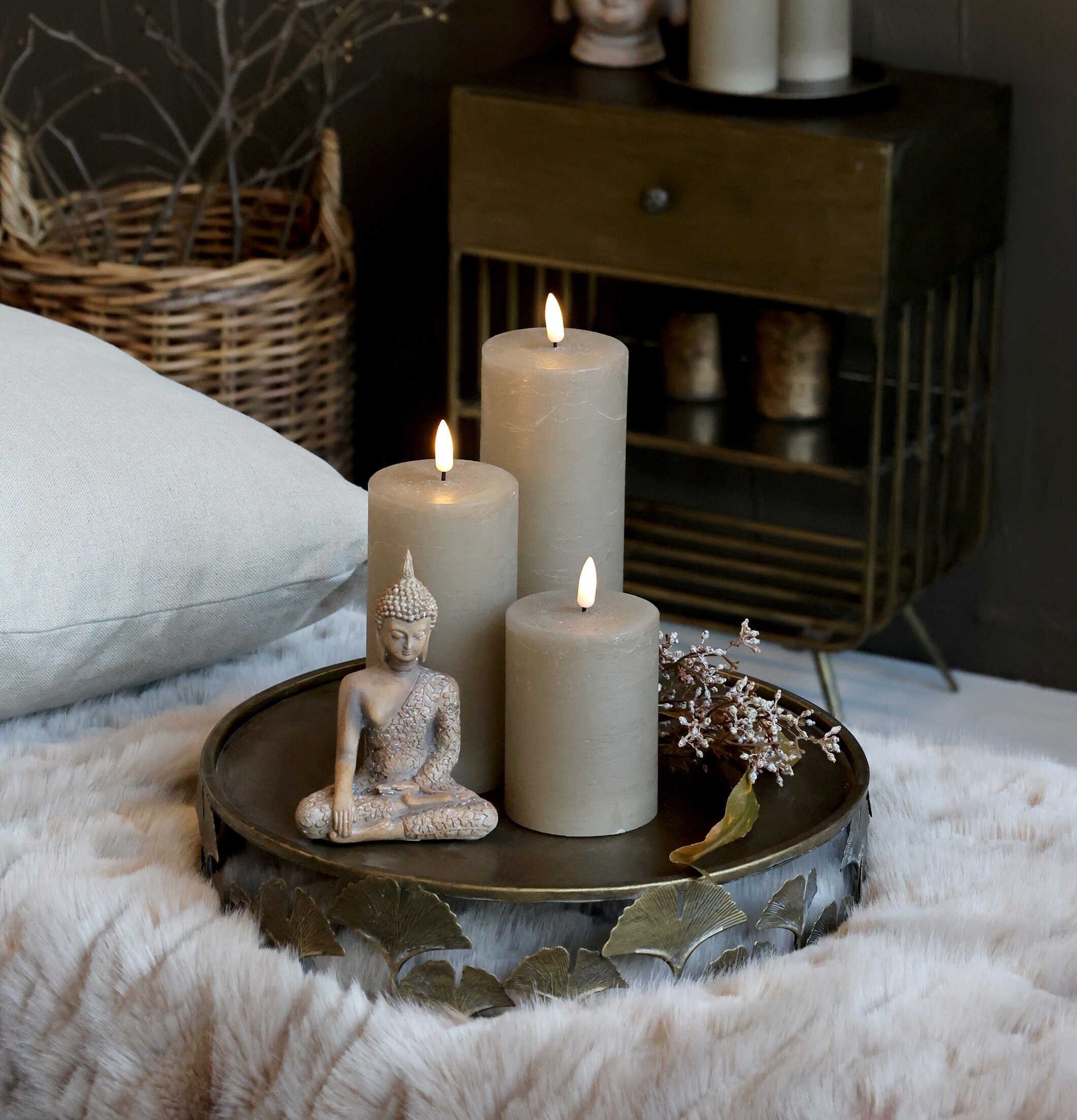 Fat Med Blomsterkant Stor från Chic Antique med ljusarrangemang