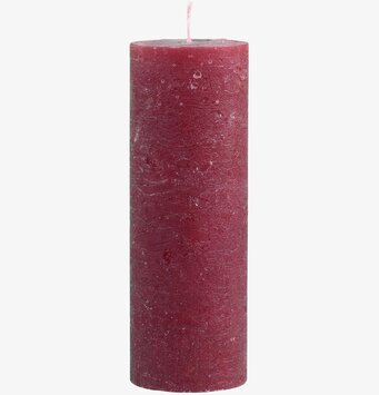 Bild av ett rustikt mörkrött blockljus, 20 cm högt