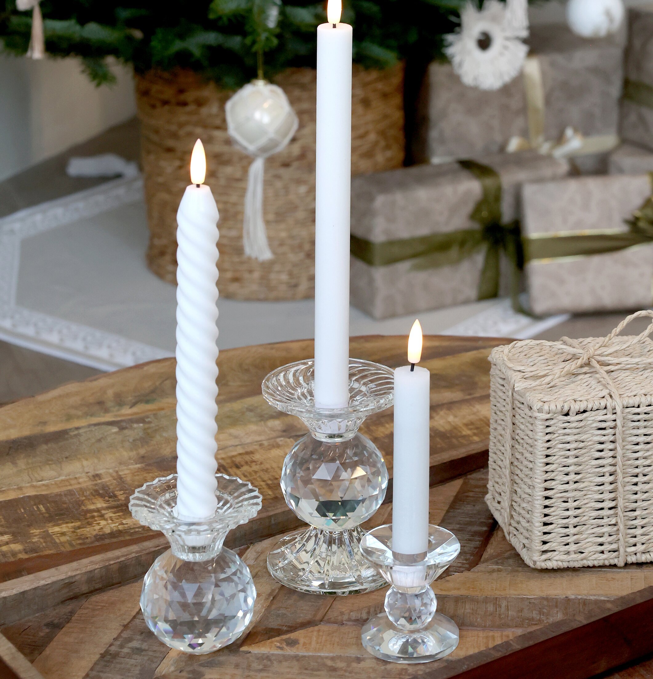 Kronljus LED Vit 2-pack 24.5cm från Chic Antique i julmiljö