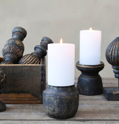 Bild av rustik heminredning med antik ljusstake