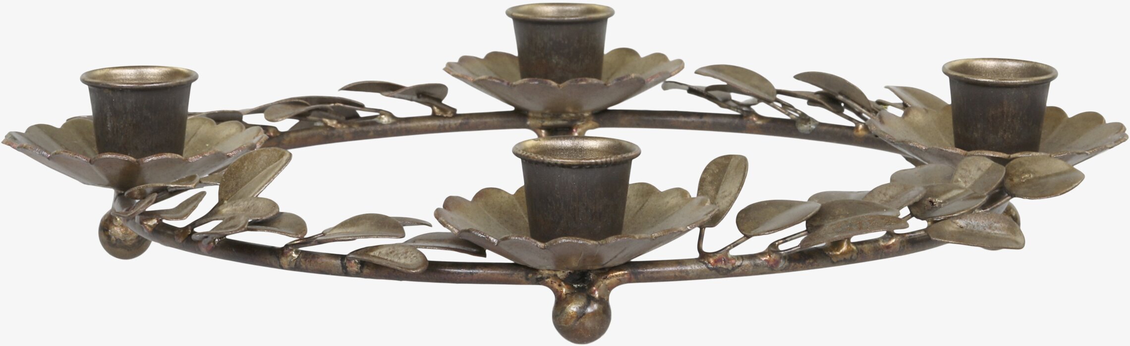 Foto av antik mässings adventskrans med patina