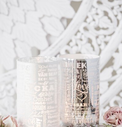 Bild av designinriktade ljuslyktor med romantisk känsla