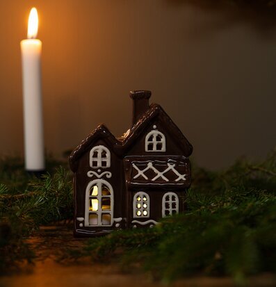 Pepparkakshus Julbyn Nr 3 - Ljuslykta från Storefactory