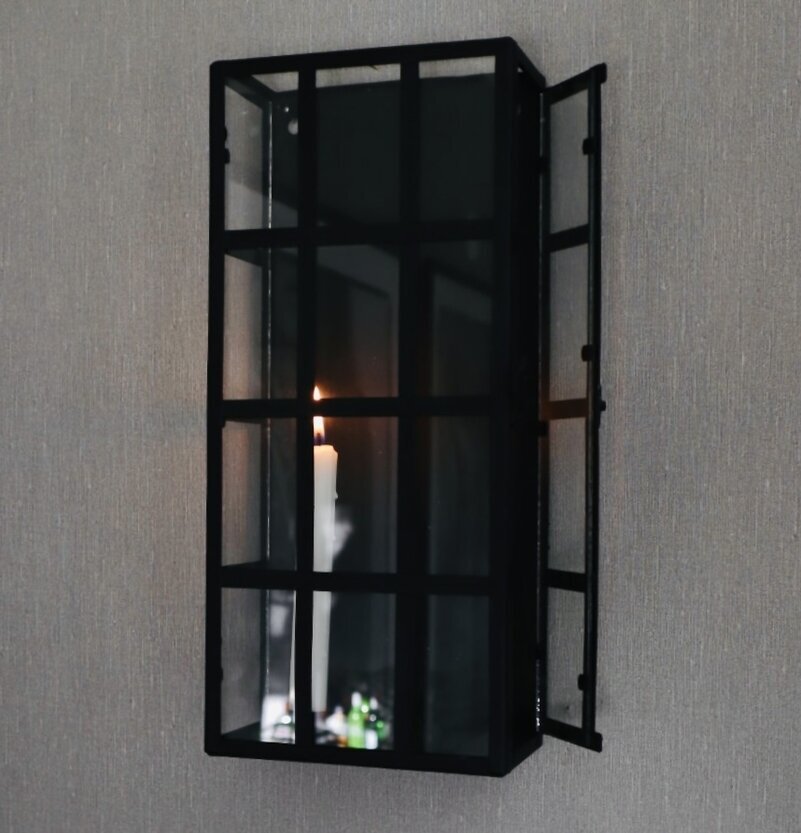 Väggljusstake Viola Antiksvart från I AM Interior på vägg